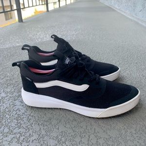 VANS UltraRange Rapidweld Shoes Black/white